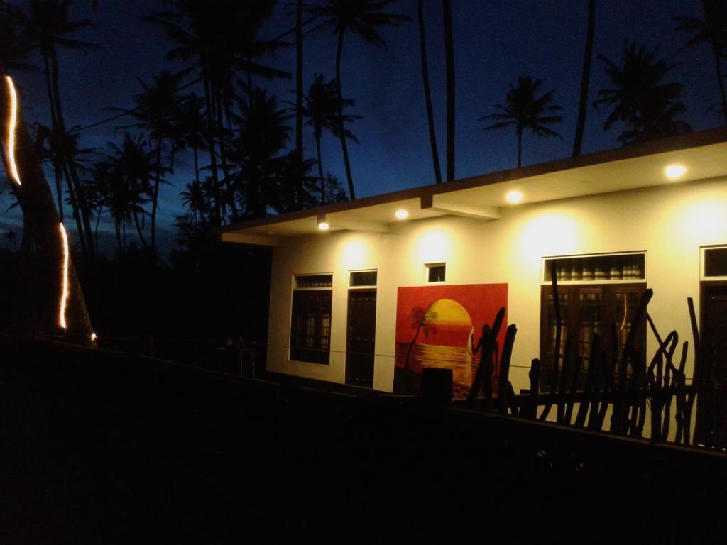 Sunset Surfing Beach Resort Matara Exterior photo